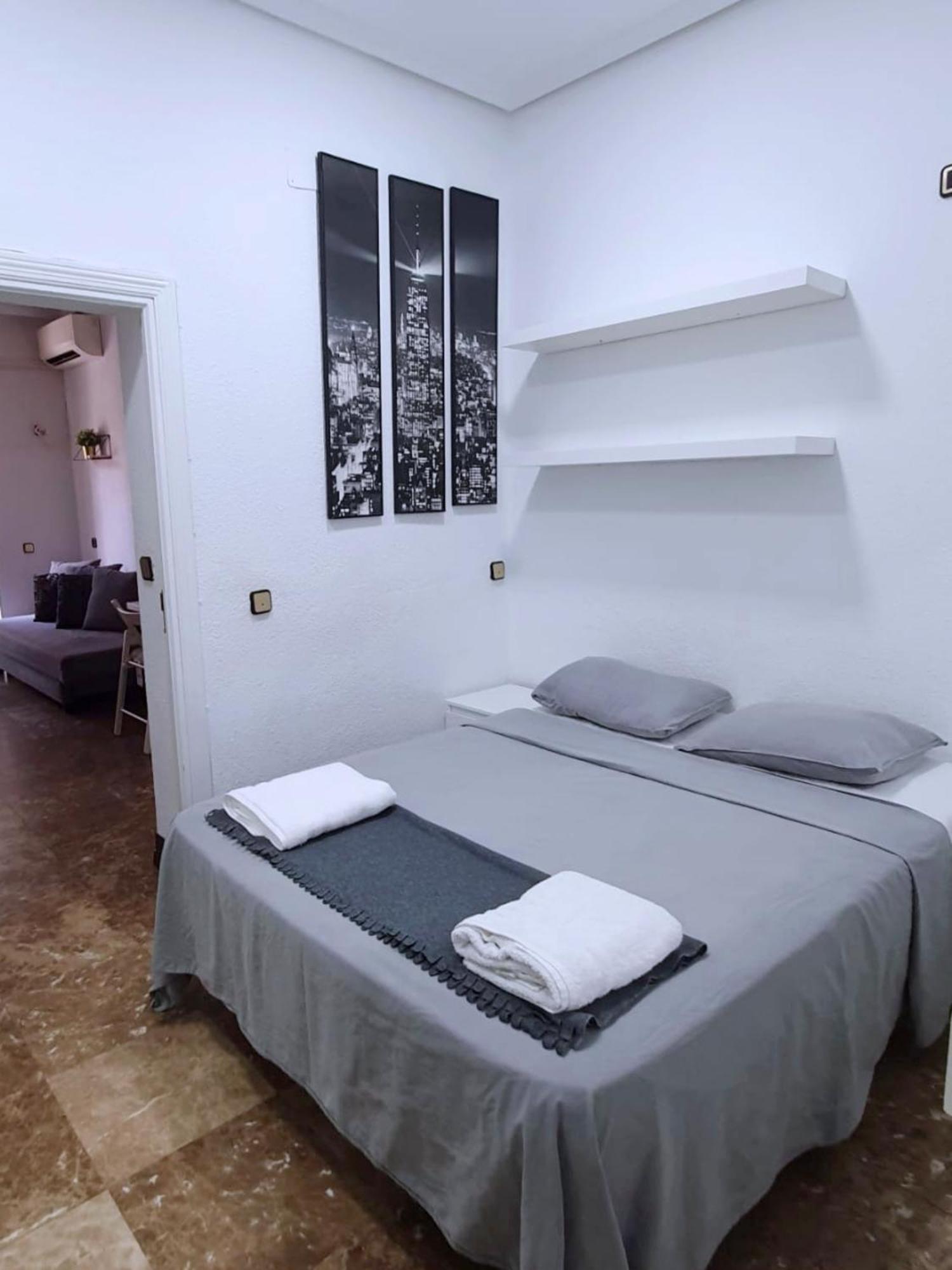 Apartamentos Econostay Fuencarral Madrid Buitenkant foto